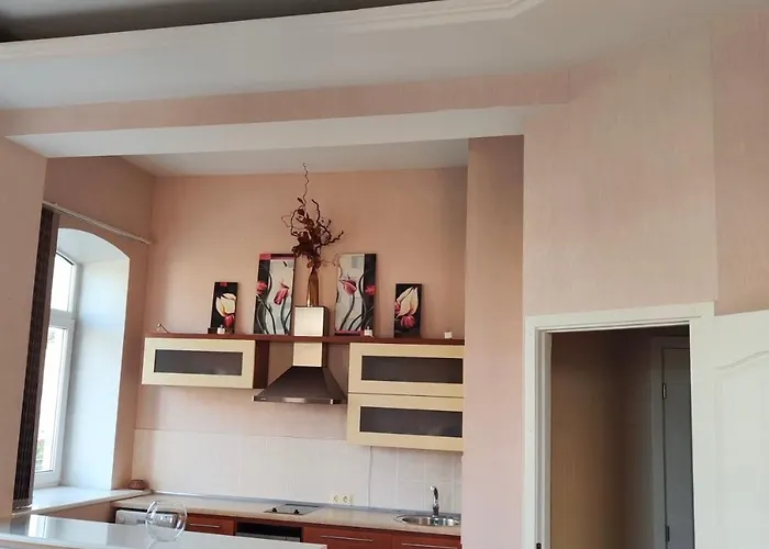 Cozy Apartment In The Middle Of The City!